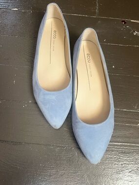 Ecco Light Blue Suede Pointed-Toe Flats
